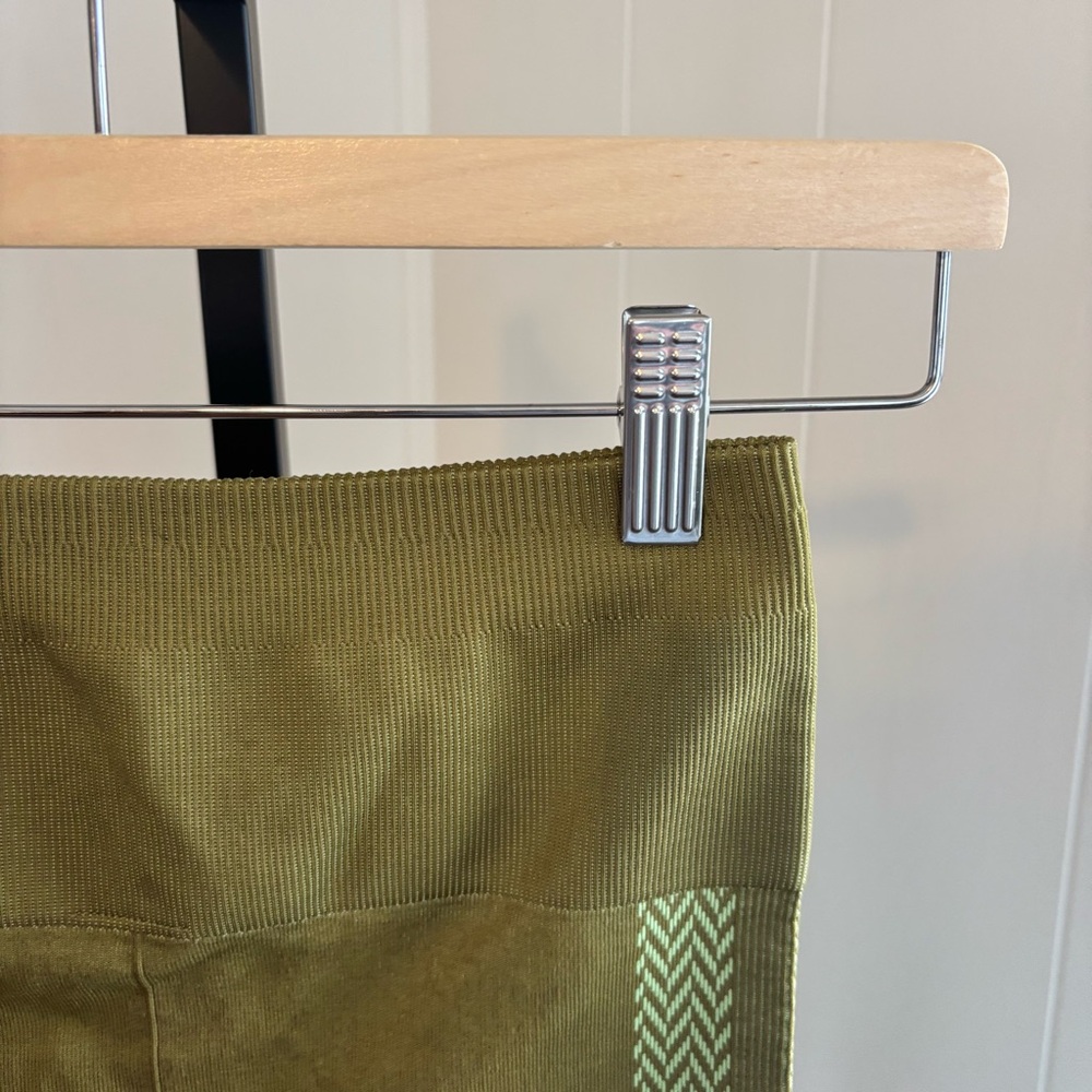 Fabletics NWT High Waisted Seamless Check Leggings Green Women’s XS Athliesure